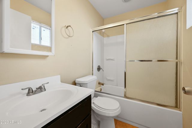 3949 E EARLL Drive 4, Phoenix, AZ 85018