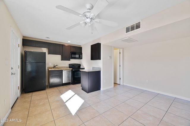 3949 E EARLL Drive 4, Phoenix, AZ 85018