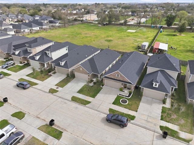 11818 Beachberry Drive, Houston, TX 77034