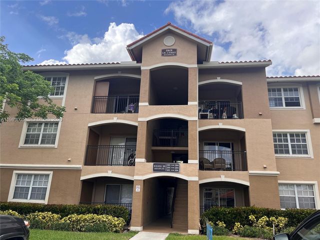 11631 SW 2nd St 20302, Pembroke Pines, FL 33025