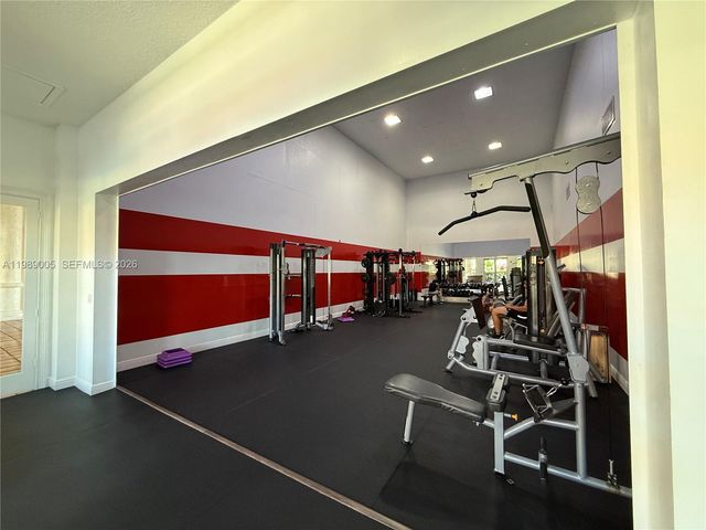 11631 SW 2nd St 20302, Pembroke Pines, FL 33025