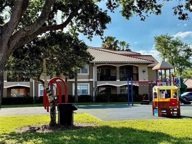 11631 SW 2nd St 20302, Pembroke Pines, FL 33025