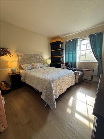 11631 SW 2nd St 20302, Pembroke Pines, FL 33025