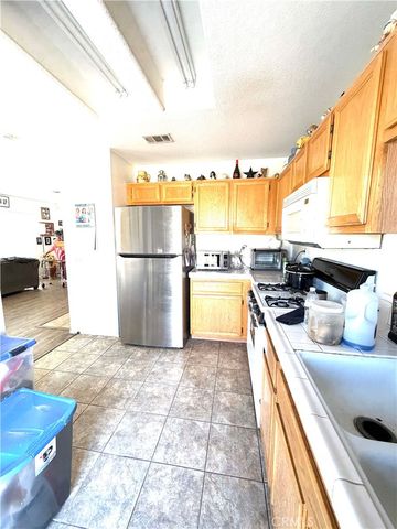 11840 Marshall, Adelanto, CA 92301