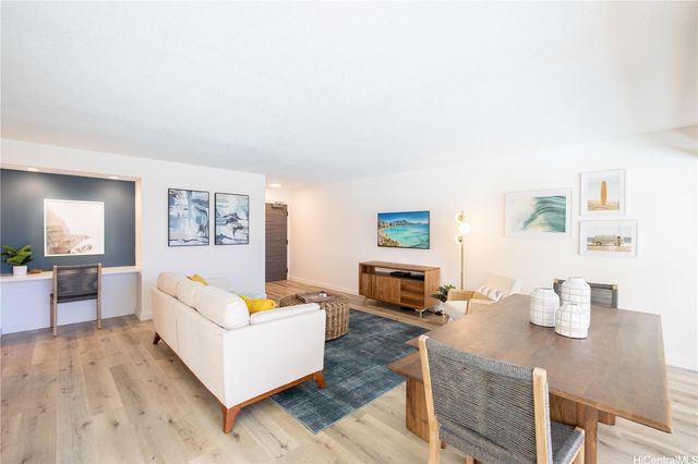2470 Kalakaua Avenue 504, Honolulu, HI 96815