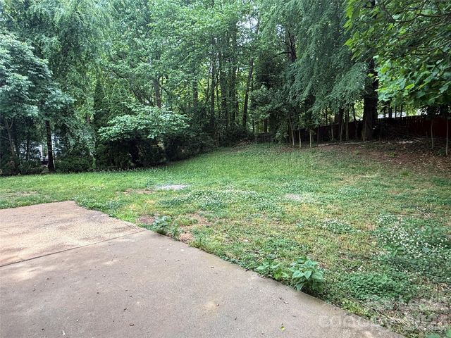 6341 Round Hill Road, Charlotte, NC 28211