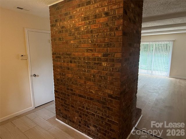 6341 Round Hill Road, Charlotte, NC 28211