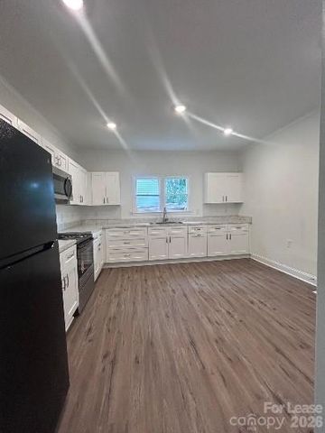 2634 S Calvary Street B, Gastonia, NC 28052