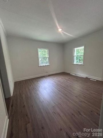 2634 S Calvary Street B, Gastonia, NC 28052