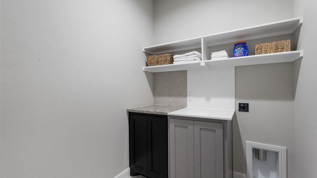 1917 CHEROKEE Lane, Cleburne, TX 76033