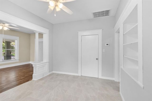 317 11th Avenue N, Texas City, TX 77590