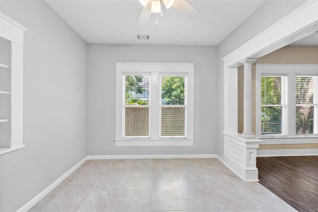 317 11th Avenue N, Texas City, TX 77590