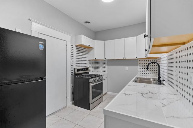 317 11th Avenue N, Texas City, TX 77590