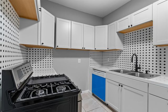 317 11th Avenue N, Texas City, TX 77590