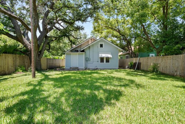 317 11th Avenue N, Texas City, TX 77590