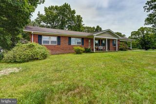 8858 POINDEXTER RD, Louisa, VA 23093