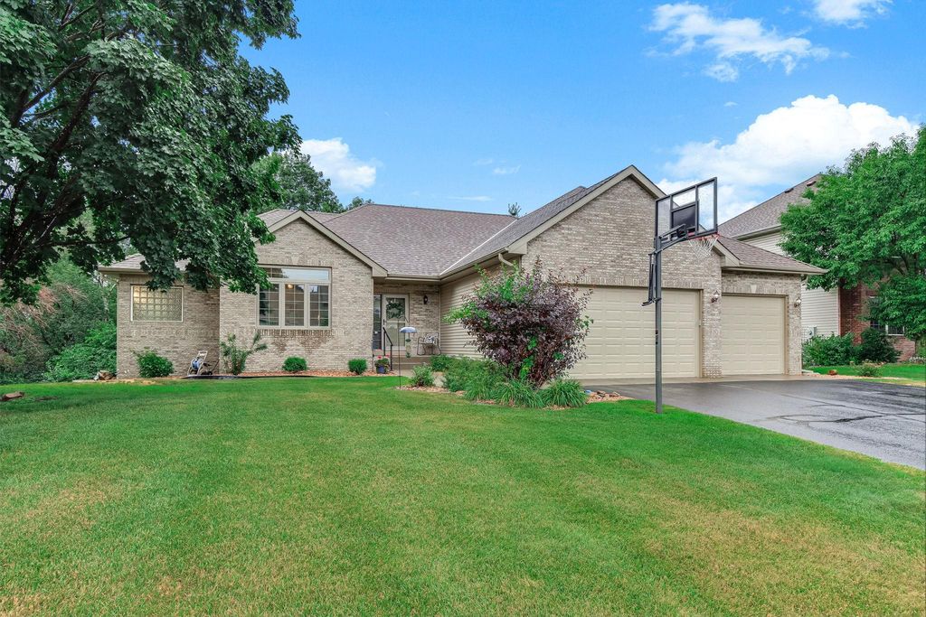 1332 126th Avenue NW, Coon Rapids, MN 55448