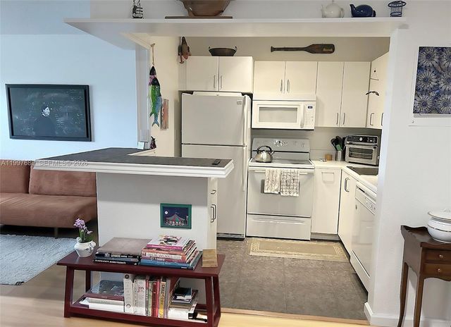 1400 NE 54th St 306, Fort Lauderdale, FL 33334