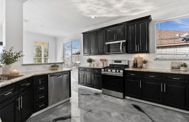 7619 Omaha Drive, Baytown, TX 77521