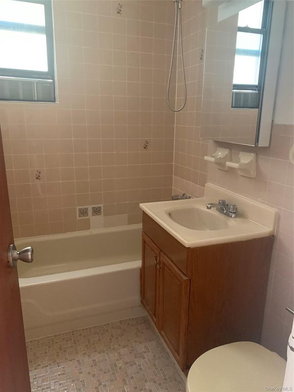 3975 56th Street 4A, Woodside, NY 11377 — photo 5