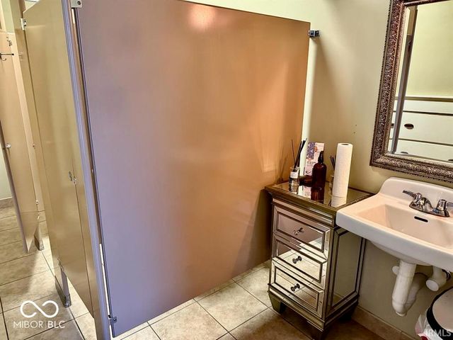 1300 W University Avenue, Muncie, IN 47303