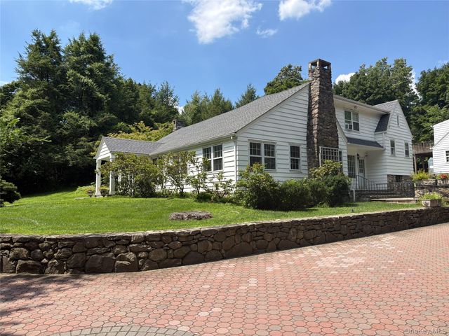 6 Raven Way, Pleasantville, NY 10570