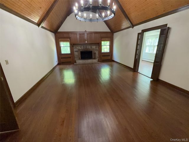 6 Raven Way, Pleasantville, NY 10570