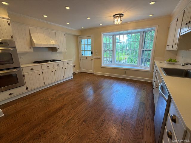 6 Raven Way, Pleasantville, NY 10570