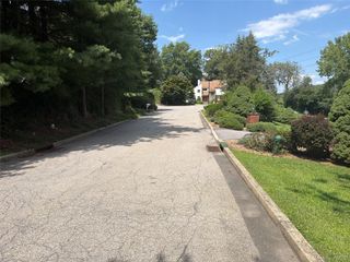 6 Raven Way, Pleasantville, NY 10570