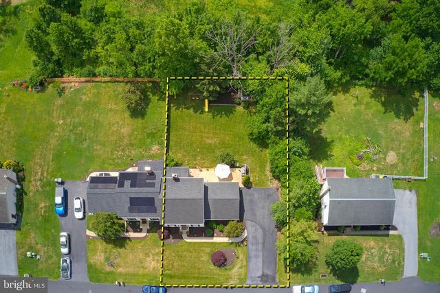 121 WHEATLAND DR, Denver, PA 17517
