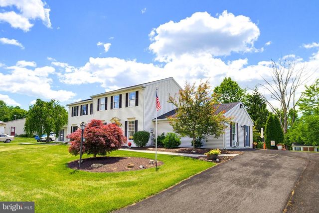 121 WHEATLAND DR, Denver, PA 17517