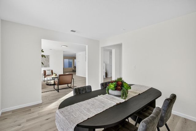 1530 Maryclair Dr, Olivehurst, CA 95961