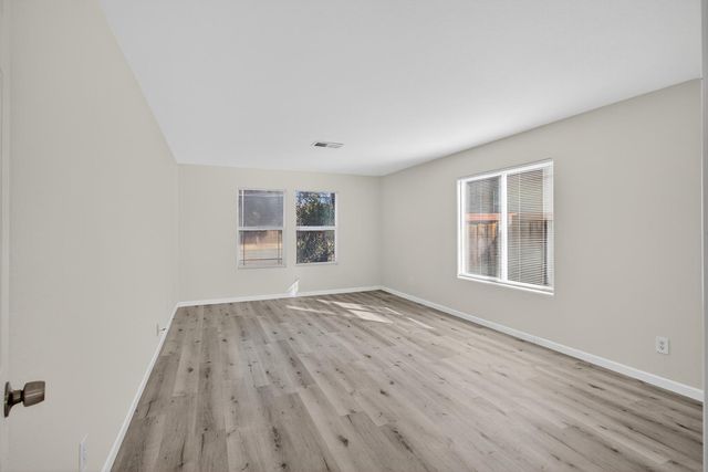 1530 Maryclair Dr, Olivehurst, CA 95961