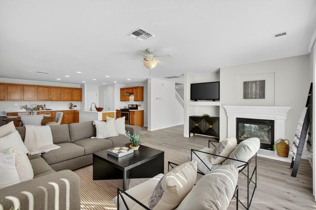 1530 Maryclair Dr, Olivehurst, CA 95961