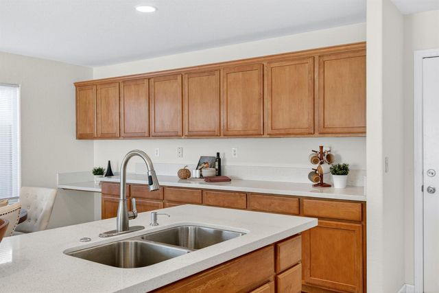 1530 Maryclair Dr, Olivehurst, CA 95961