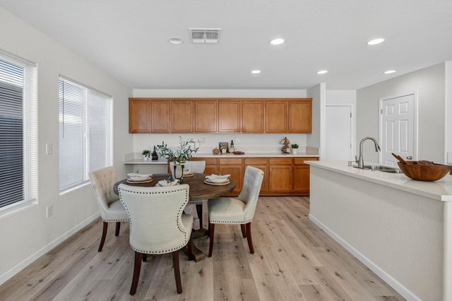 1530 Maryclair Dr, Olivehurst, CA 95961