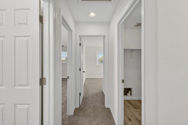 1530 Maryclair Dr, Olivehurst, CA 95961