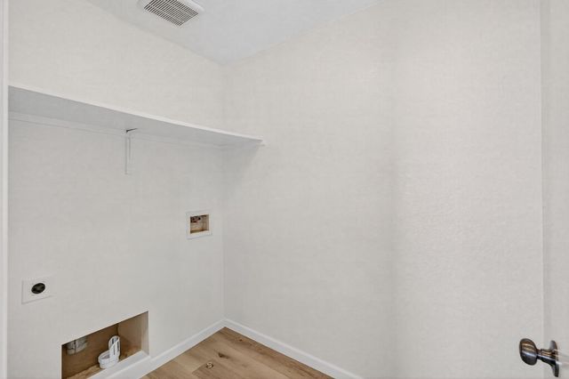 1530 Maryclair Dr, Olivehurst, CA 95961