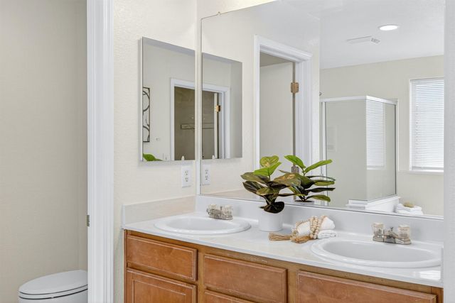 1530 Maryclair Dr, Olivehurst, CA 95961