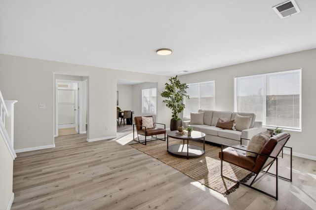 1530 Maryclair Dr, Olivehurst, CA 95961