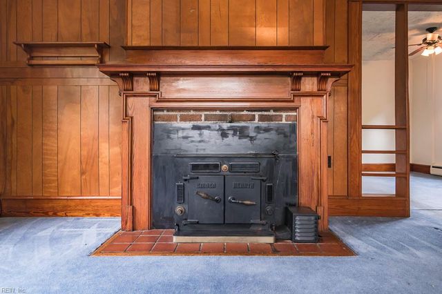 16 S Juniper ST, Hampton, VA 23669