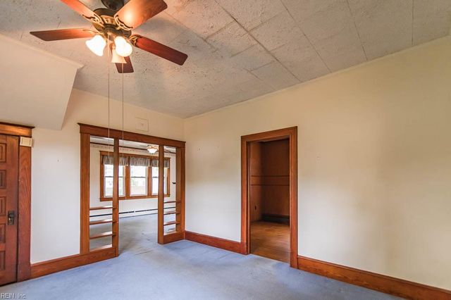 16 S Juniper ST, Hampton, VA 23669
