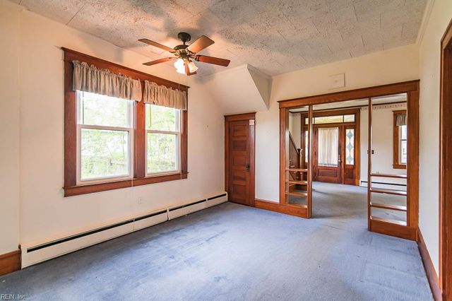 16 S Juniper ST, Hampton, VA 23669