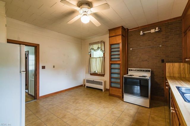 16 S Juniper ST, Hampton, VA 23669