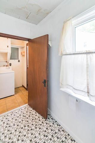 16 S Juniper ST, Hampton, VA 23669