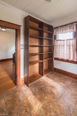 16 S Juniper ST, Hampton, VA 23669