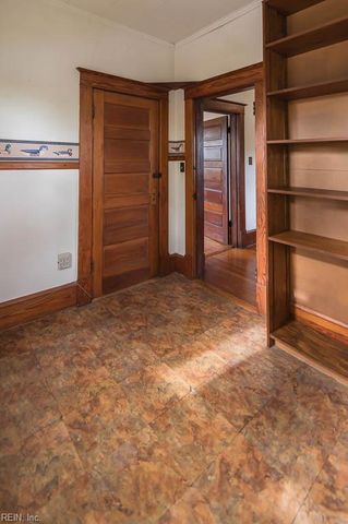 16 S Juniper ST, Hampton, VA 23669