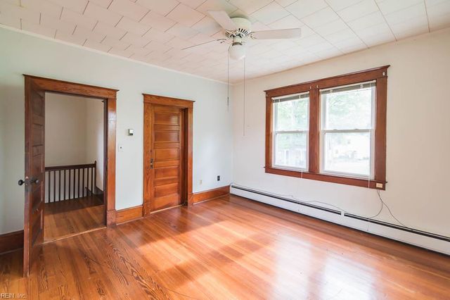 16 S Juniper ST, Hampton, VA 23669