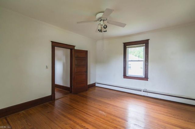 16 S Juniper ST, Hampton, VA 23669