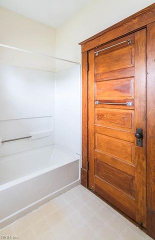 16 S Juniper ST, Hampton, VA 23669